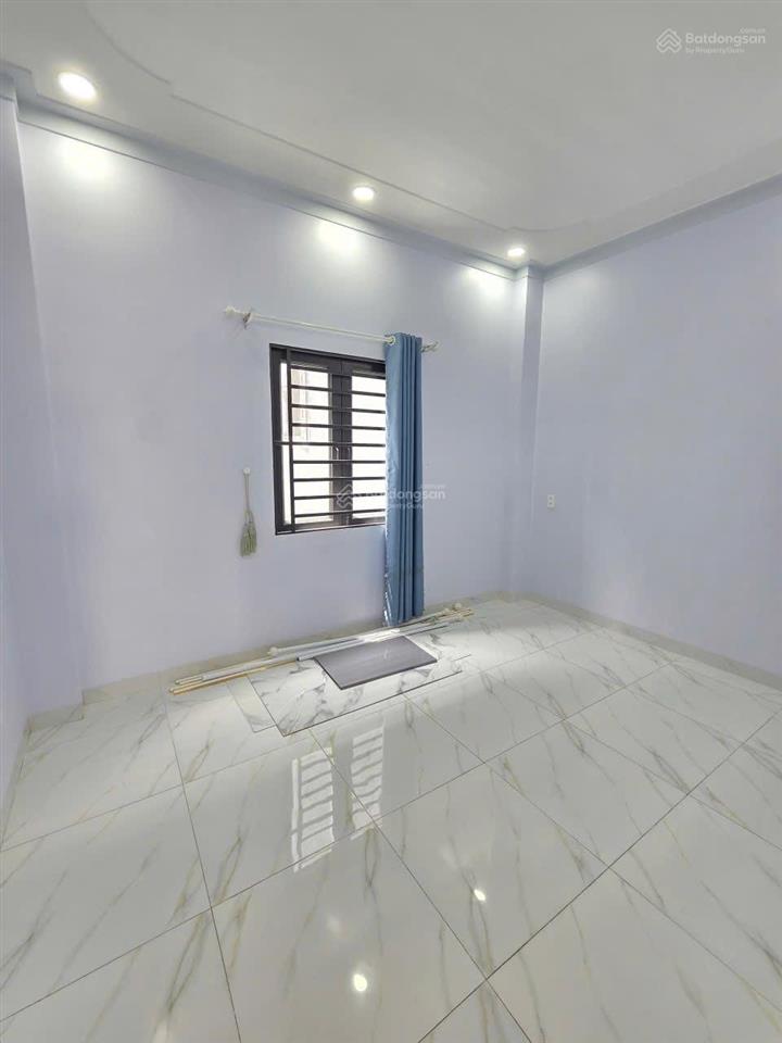 Bán nhà 1 trệt 1 lầu tum gần ngã tư miếu ông cù p.bình chuẩn, tp.thuận an. ngay kdc phú hồng thịnh