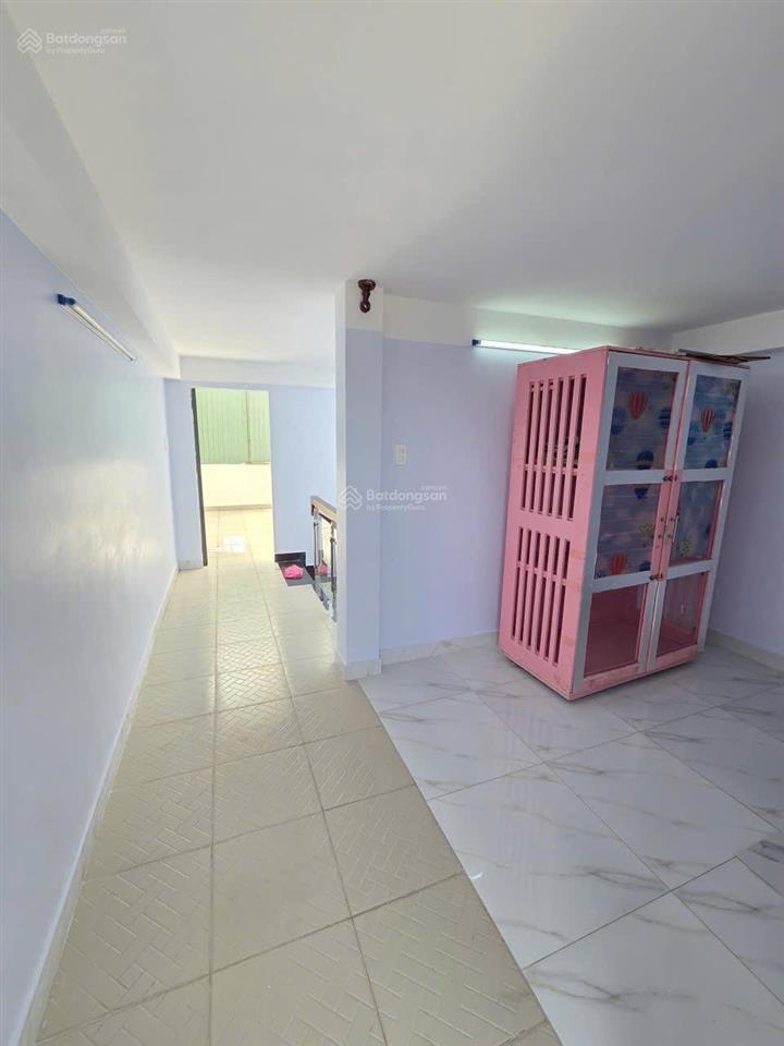 Bán nhà 1 trệt 1 lầu tum gần ngã tư miếu ông cù p.bình chuẩn, tp.thuận an. ngay kdc phú hồng thịnh