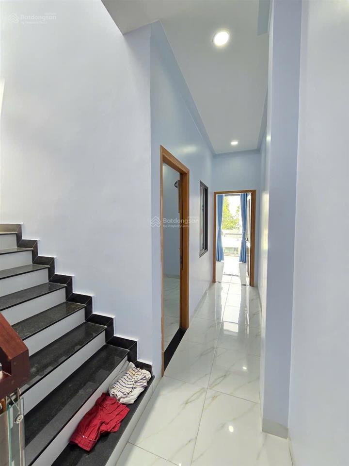 Bán nhà 1 trệt 1 lầu tum gần ngã tư miếu ông cù p.bình chuẩn, tp.thuận an. ngay kdc phú hồng thịnh