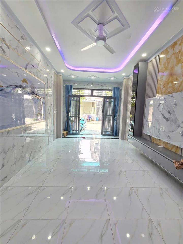 Bán nhà 1 trệt 1 lầu tum gần ngã tư miếu ông cù p.bình chuẩn, tp.thuận an. ngay kdc phú hồng thịnh