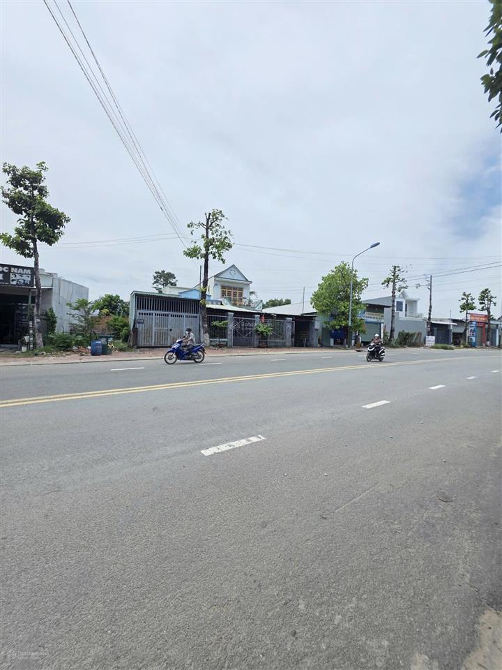4,3 tỷ / bán đất mt đường bùi thị xuân, p.tân bình, tp.dĩ an kinh doanh buôn bán, làm kho, xưởng..