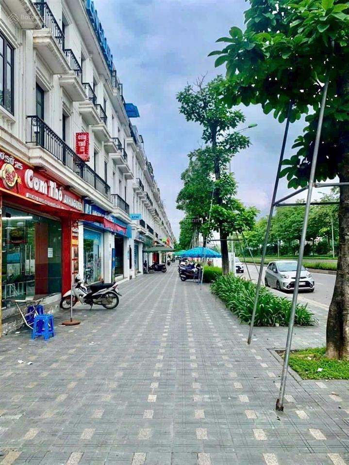 Bán shop house embassy  hàng hiếm  mặt đường lớn  vị trí sinh lời cao  đang cho thuê tốt