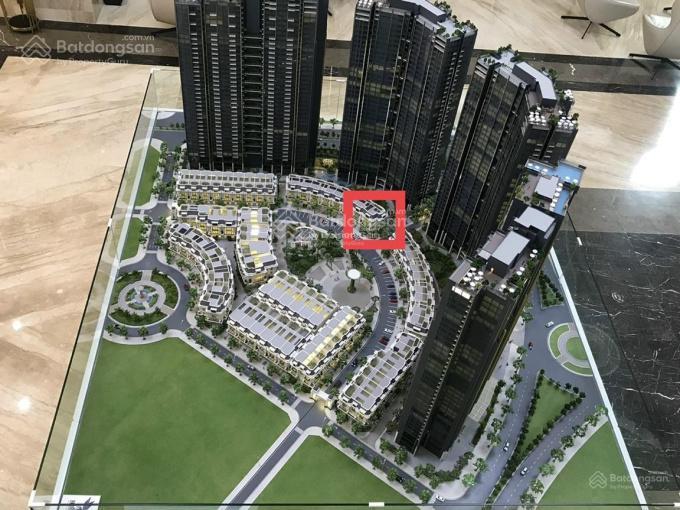 Bán gấp biệt thự 150m2 ở sunshine city, 350triệu / m2, 5 tầng, đông nam