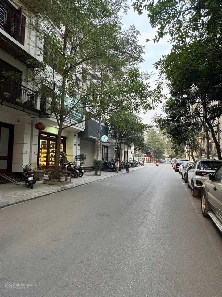 Bán gấp biệt thự lão thành cách mạng tại yên hòa, cầu giấy, 80 tỷ, 200m2, nội thất đầy đủ