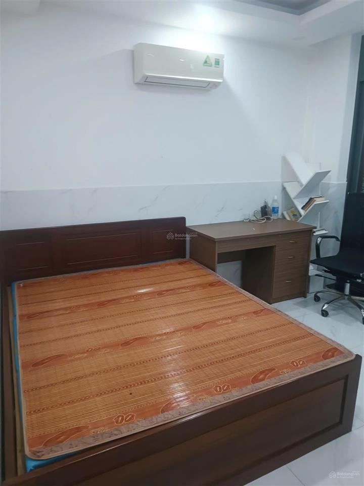 Nhà mới xây dựng, nội thất đầy đủ, tủ lạnh, máy lạnh, bếp điện, máy giặt