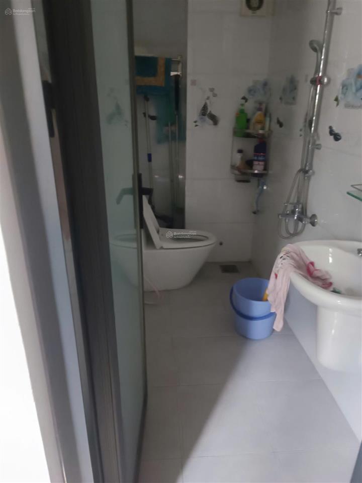Nhà mới xây dựng, nội thất đầy đủ, tủ lạnh, máy lạnh, bếp điện, máy giặt