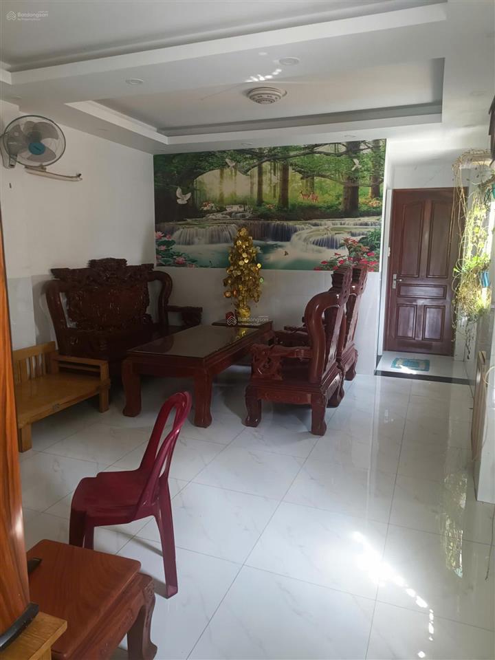 Nhà mới xây dựng, nội thất đầy đủ, tủ lạnh, máy lạnh, bếp điện, máy giặt