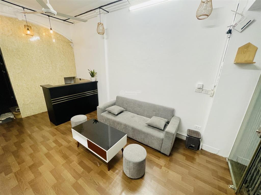Mặt bằng kinh doanh mặt phố trấn vũ 25m2  chính chủ cho thuê