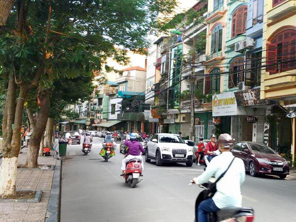 Mặt bằng kinh doanh mặt phố trấn vũ 25m2  chính chủ cho thuê