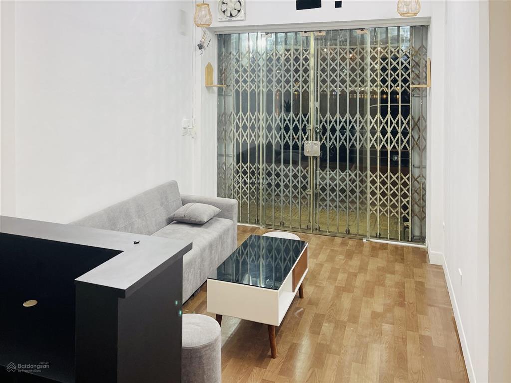 Mặt bằng kinh doanh mặt phố trấn vũ 25m2  chính chủ cho thuê