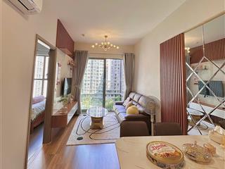 Đổi căn diện tích lớn, cần bán lại căn 59m có nội thất như hình, giá 2 tỷ 85 (102%). view hồ bơi