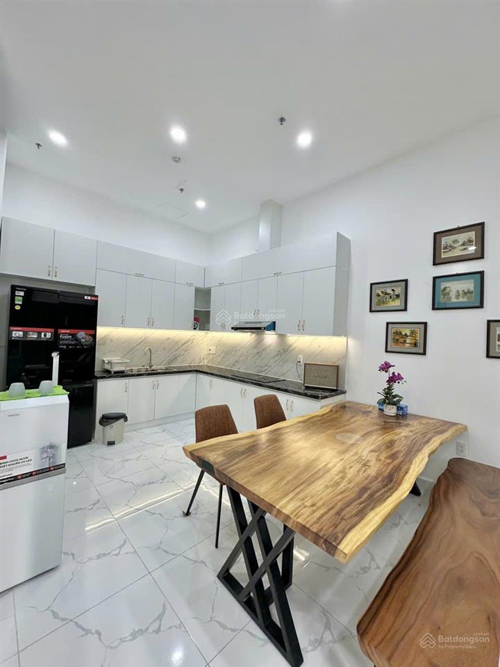 Cho thuê villa 3pn diện tích 150m2, có full nội thất  ở được ngay  giá 12 triệu