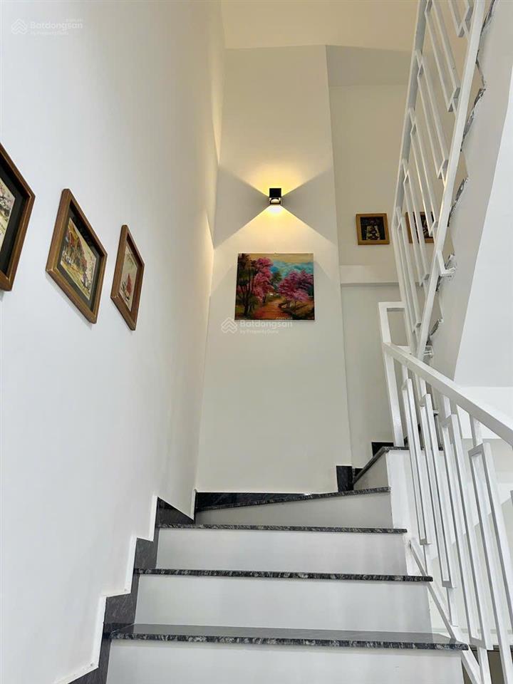 Cho thuê villa 3pn diện tích 150m2, có full nội thất  ở được ngay  giá 12 triệu