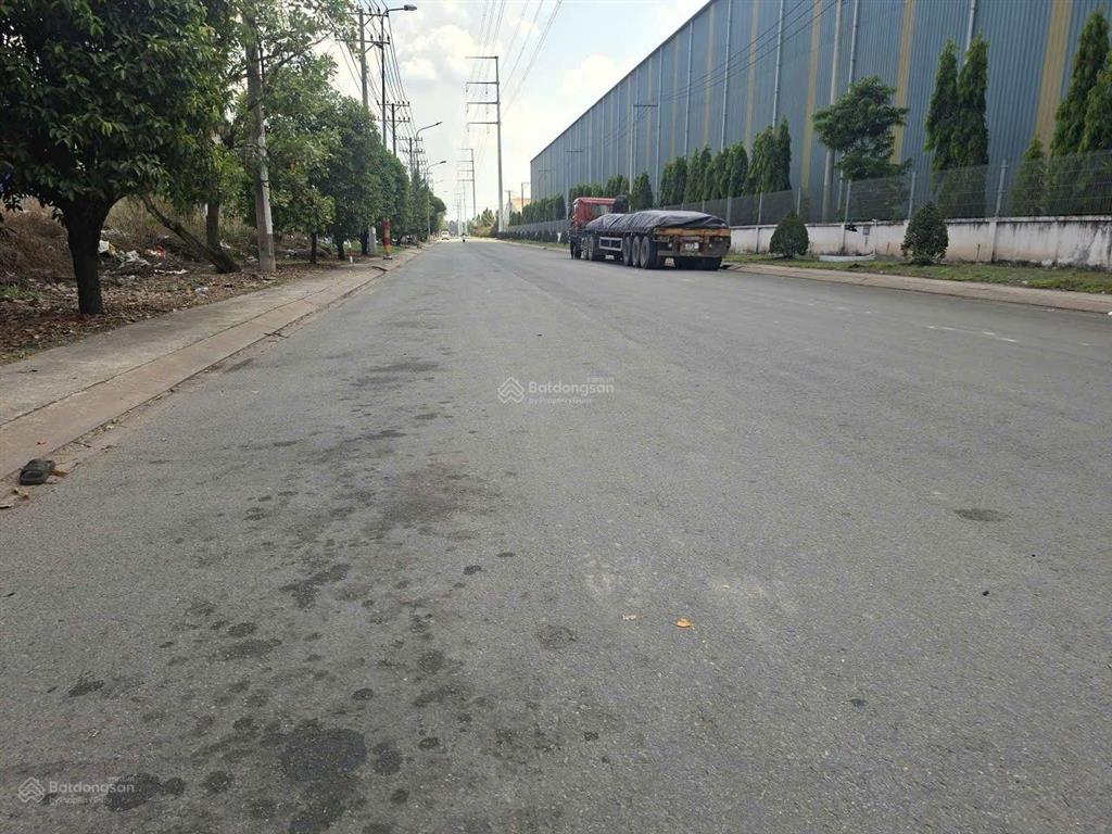 Bán lô đất 3.7 ha trong kcn đất quốc, tân uyên, bình dương