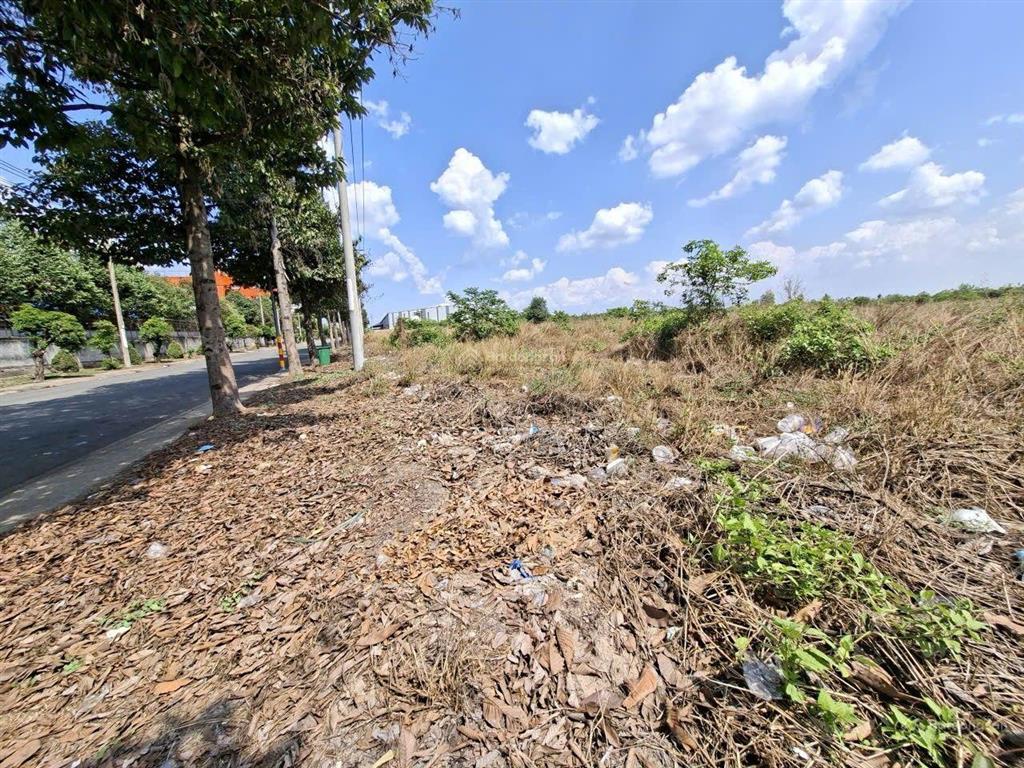 Bán lô đất 3.7 ha trong kcn đất quốc, tân uyên, bình dương