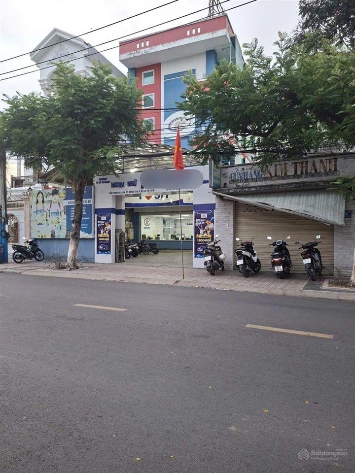 Cần bán tòa nhà anh ngữ tại dĩ an, bình dương