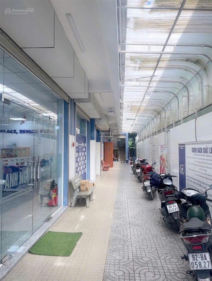 Cần bán tòa nhà anh ngữ tại dĩ an, bình dương
