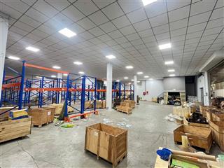 Cho thuê kho mặt tiền quốc lộ 13 thủ đức