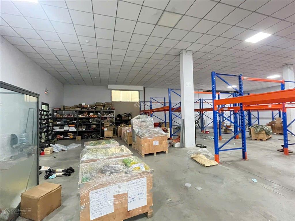 Cho thuê kho mặt tiền quốc lộ 13 thủ đức