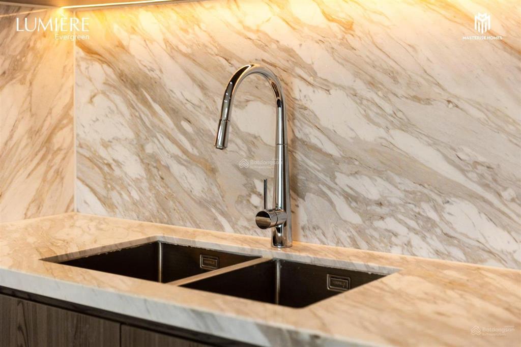 Hàng hiếm căn 2 ngủ cao xà lá 81m2 giá 9 tỷ. full nội thất trả trước 3,3 tỷ miễn trả gốc lãi 3 năm