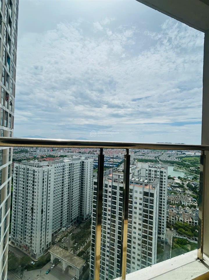 Căn góc, mới 100%, 3 phòng ngủ, ban công phòng khách, hpc landmark 105