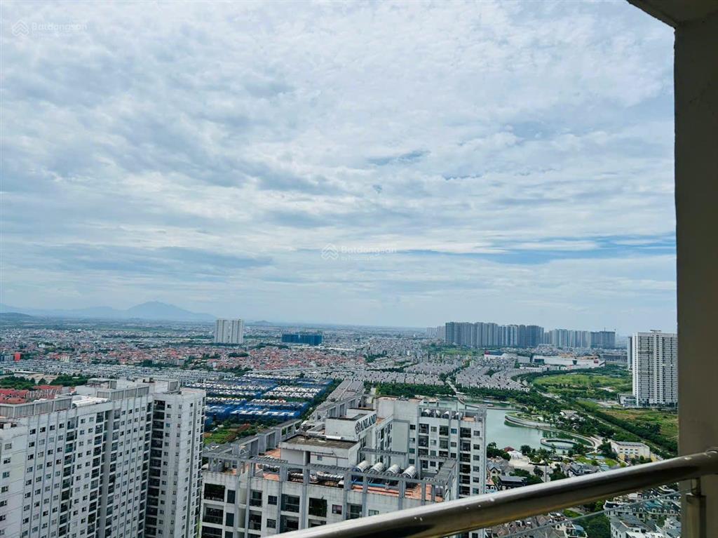 Căn góc, mới 100%, 3 phòng ngủ, ban công phòng khách, hpc landmark 105