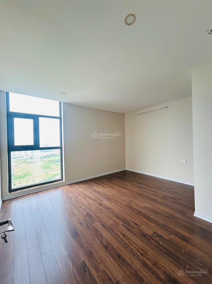 Cho thuê căn 3 phòng ngủ, có đầy đủ điều hòa, nóng lạnh, hpc landmark 105