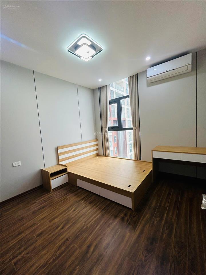 Bán căn góc 3 phòng ngủ, mới 100%, full nội thất mới, ban công phòng khách, hpc landmark 105
