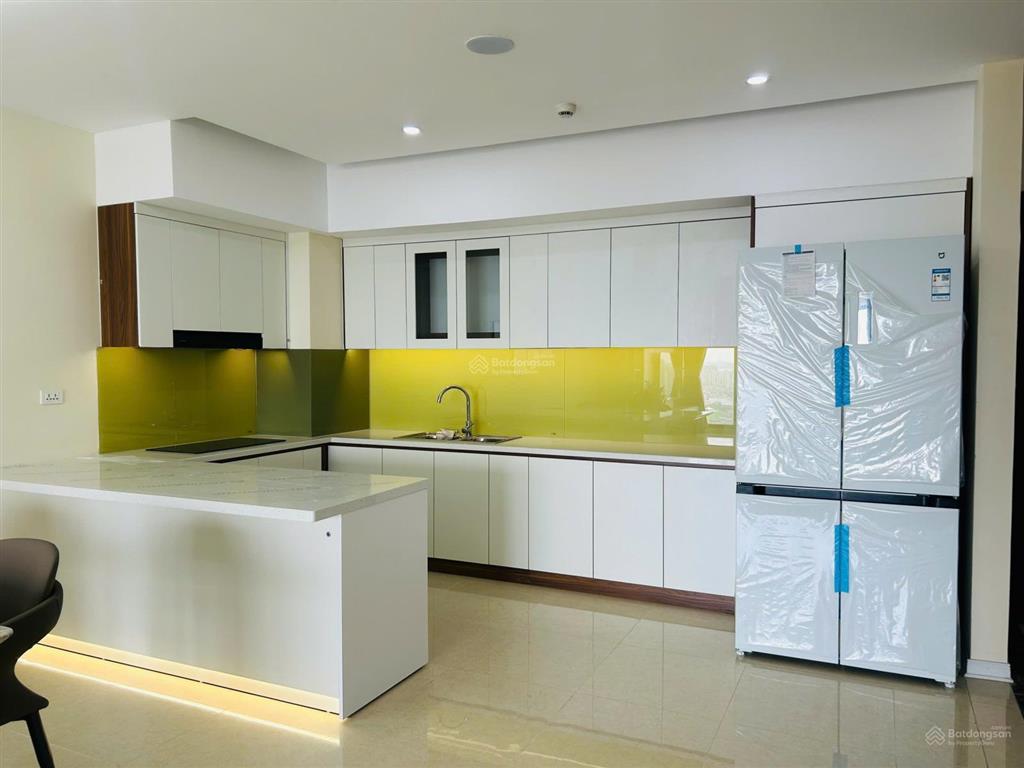 Bán căn hộ 4 ngủ, 3 vệ sinh, mới 100% chưa từng sử dụng, full nội thất mới, hpc landmark 105