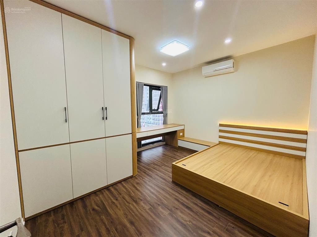 Bán căn hộ 4 ngủ, 3 vệ sinh, mới 100% chưa từng sử dụng, full nội thất mới, hpc landmark 105