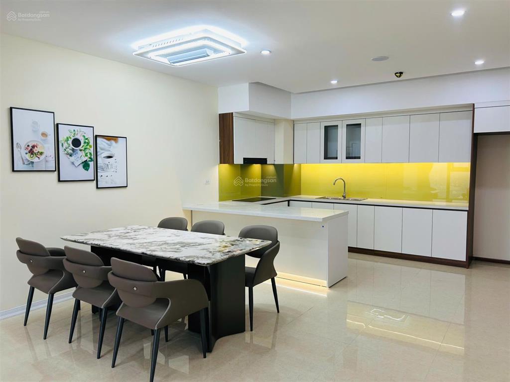 Bán căn hộ 4 ngủ, 3 vệ sinh, mới 100% chưa từng sử dụng, full nội thất mới, hpc landmark 105