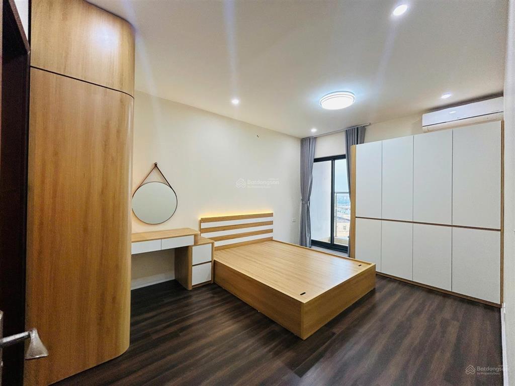 Bán căn hộ 4 ngủ, 3 vệ sinh, mới 100% chưa từng sử dụng, full nội thất mới, hpc landmark 105