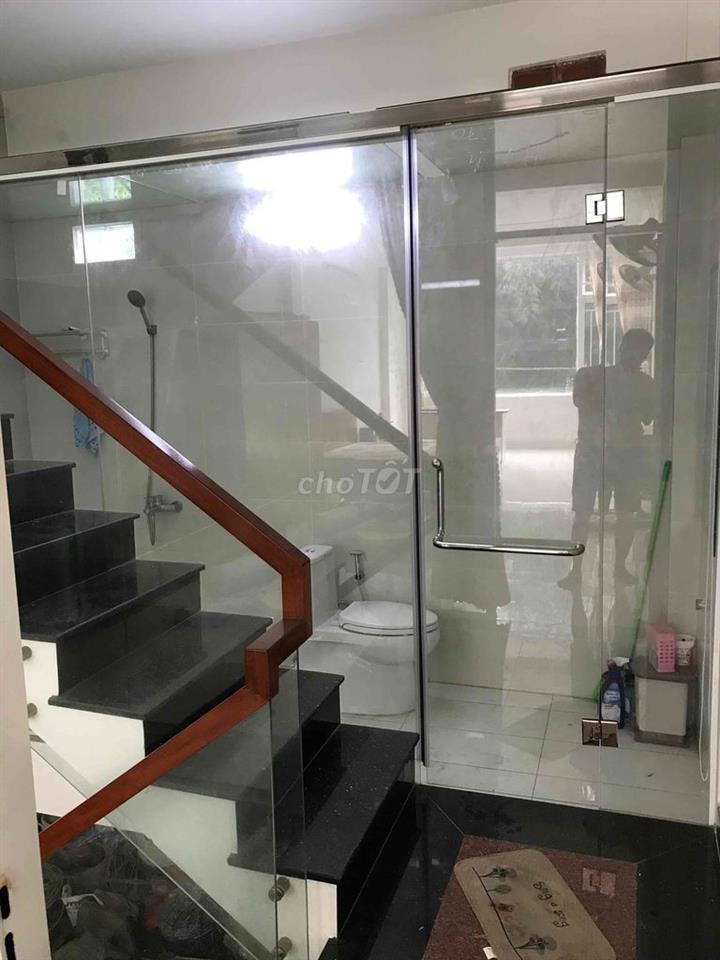 Nhà 1 trệt 2 lầu, sân thượng 4x13 cách ga metro Bình Thái 500m
