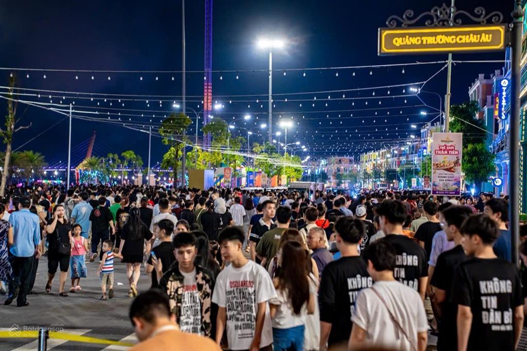 Bán căn shophouse tl5x  mặt phố đi bộ, gần cv kpark  vinhomes vũ yên, giá 17 tỷ