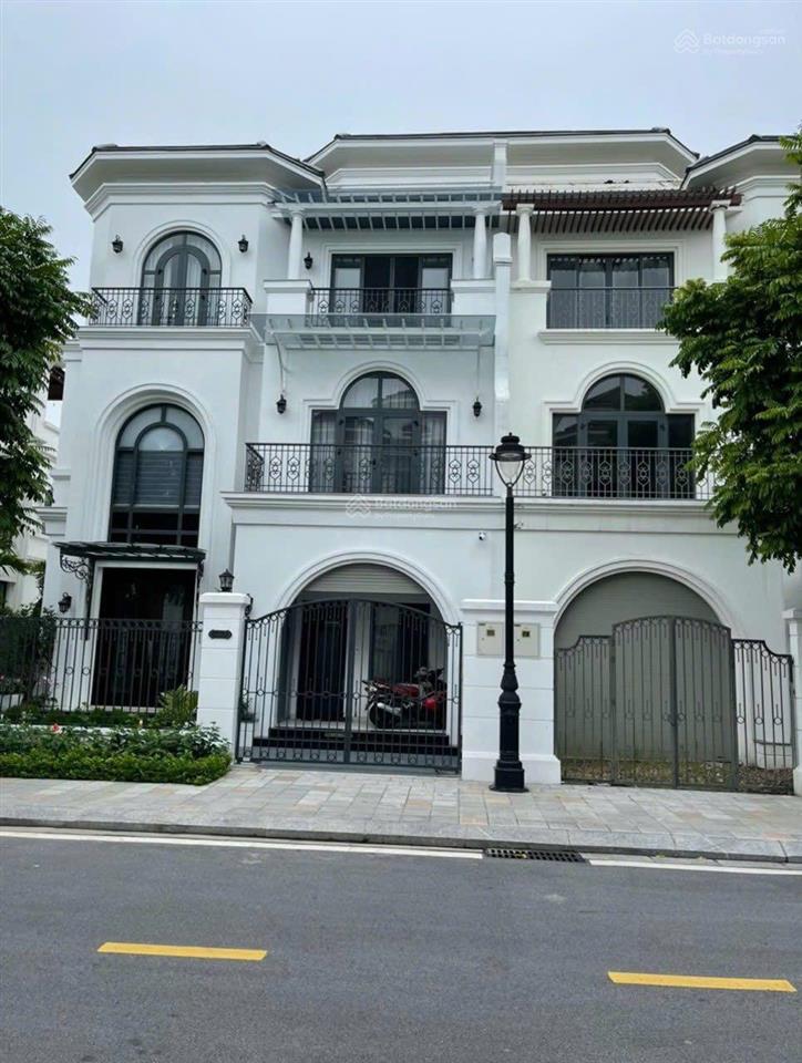 Cực hiếm  biệt thự sl ngón tay  vinhomes marina, 226m2, thô, view hồ, công viên, giá 2x tỷ