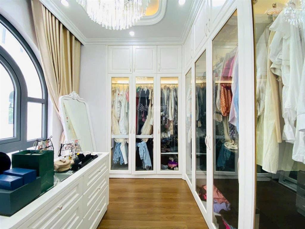 Bán song lập ngọc trai ngón tay, 226m2, full nt, giá tốt nhất dự án vin marina.  0936 122 ***
