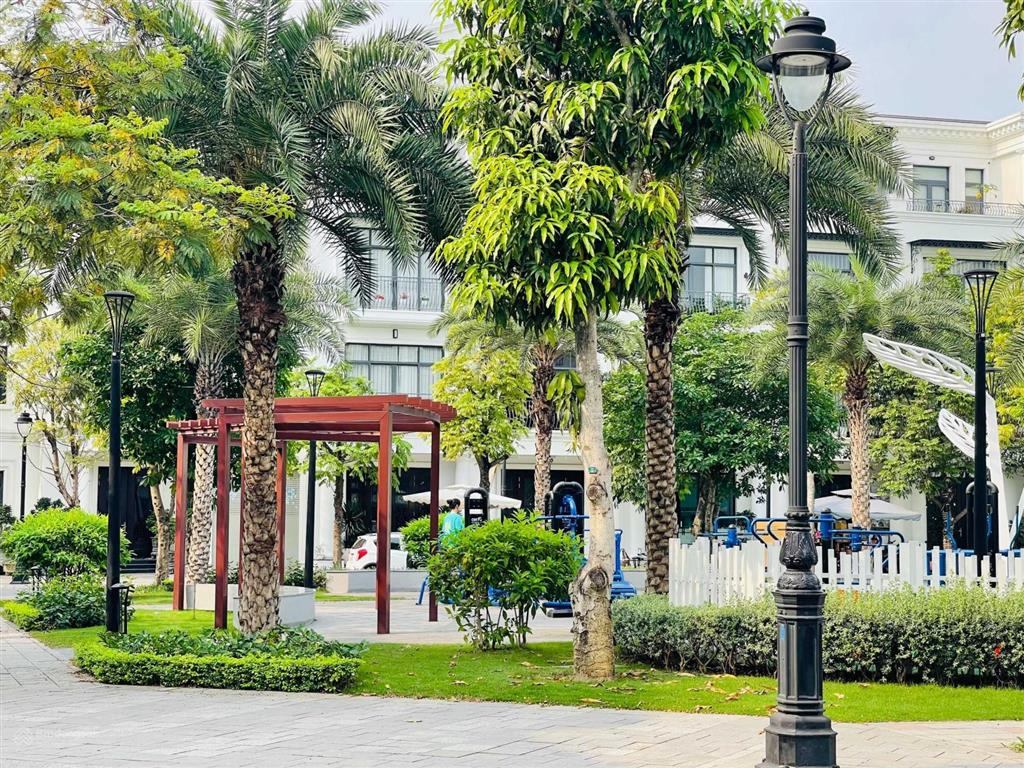 Bán bt đơn lập sao biển  vin marina, 300m2x4t, sau nhà view hồ, giá chỉ 3x tỷ