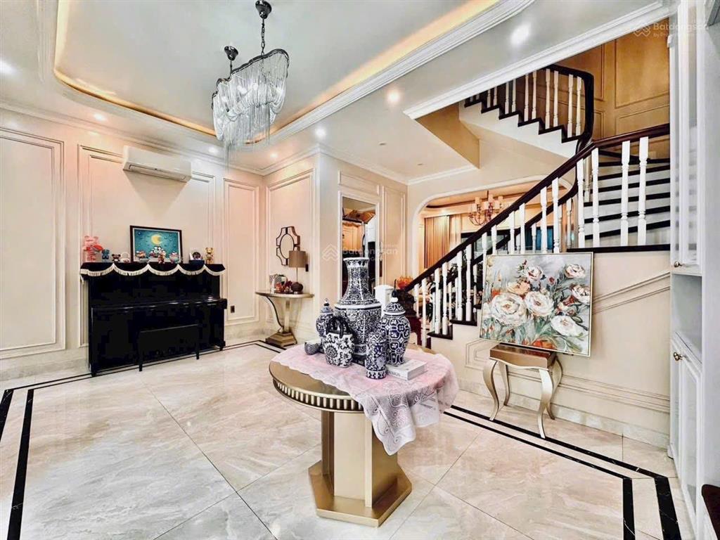 Bán căn lk 90m2 khu ngọc trai  vin marina, full nt cực đẹp, có thang máy, nhỉnh 14 tỷ