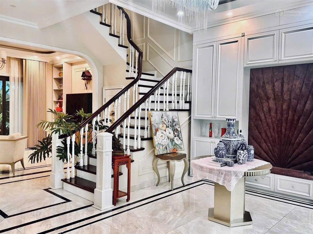 Bán căn lk 90m2 khu ngọc trai  vin marina, full nt cực đẹp, có thang máy, nhỉnh 14 tỷ