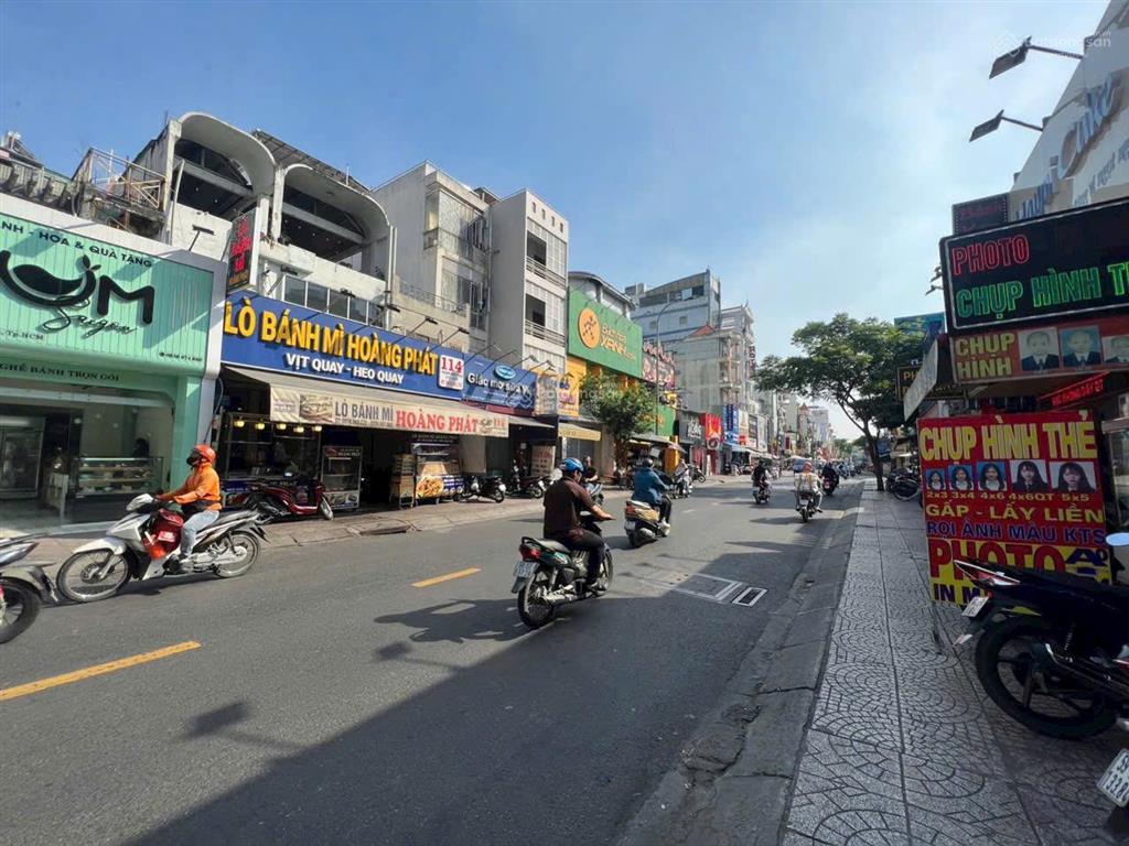 ( 240m2 ) bán nhà mặt tiền đường hoàng hoa thám quận tân bình, dt 8x 30m, giá chỉ 50 tỷ tl