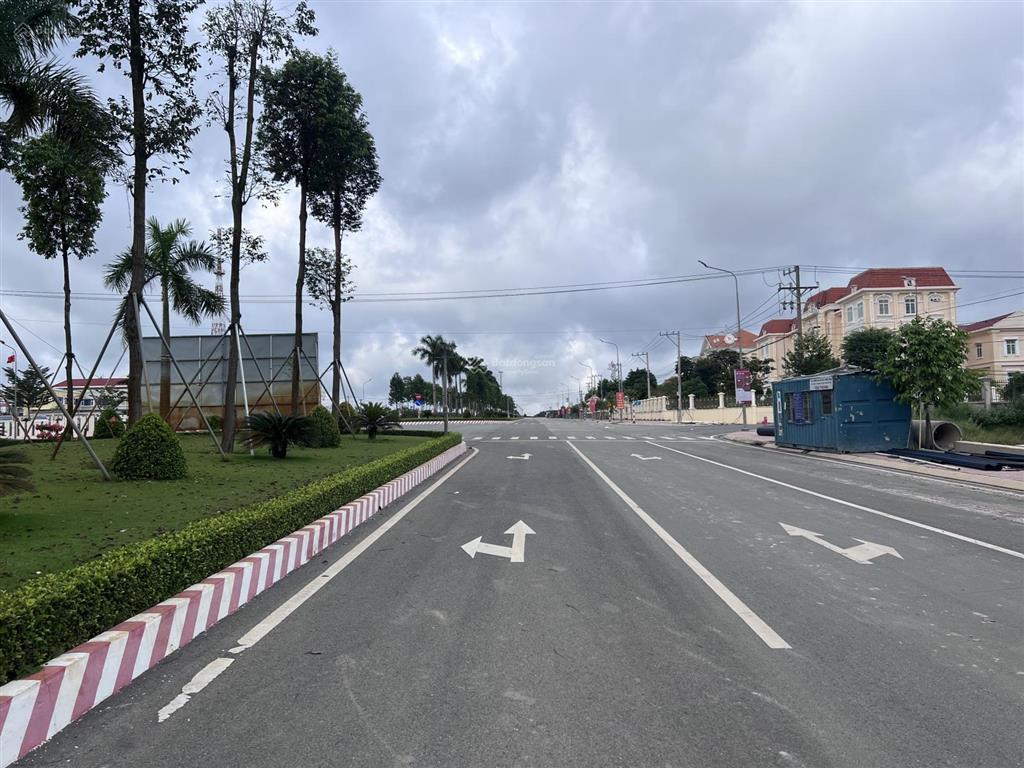 Cần bán miếng đất vườn mặt đường nhựa 84m. ngay khu sinh thái hồ đá bàn