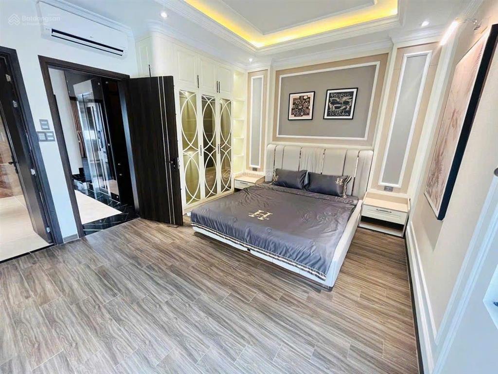 Bán gấp nhà đường d5b phường tân mỹ quận 7