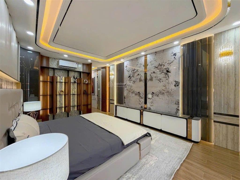 Bán nhà phố cao cấp đường phú thuận phường phú thuận quận 7