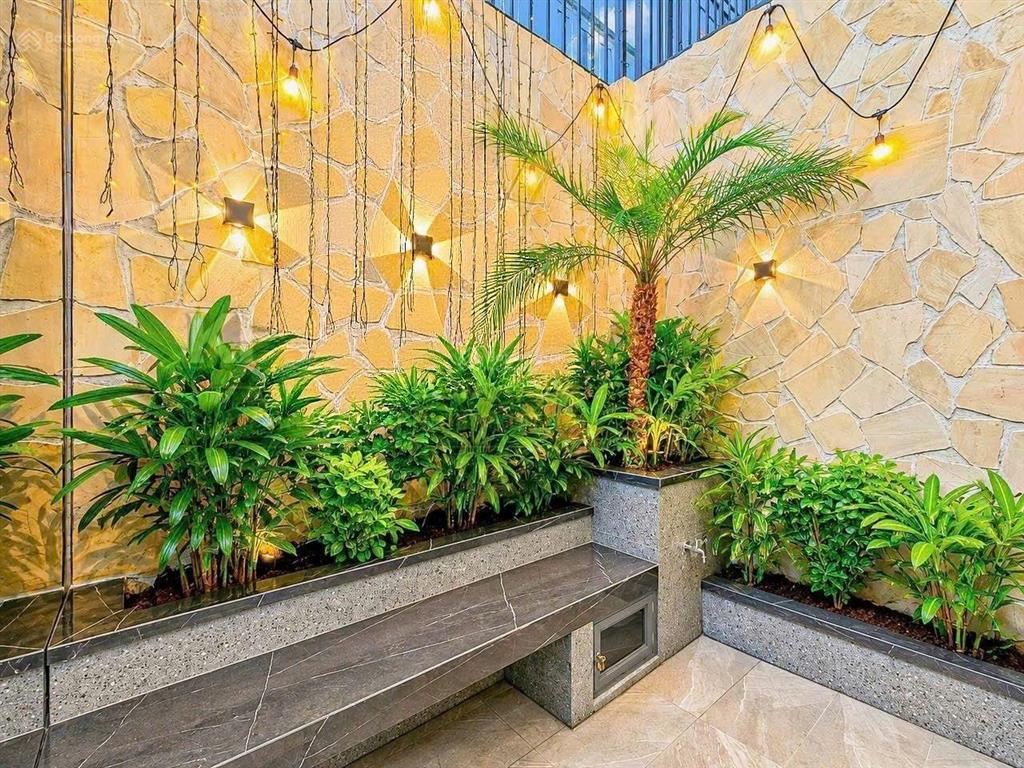Bán nhà phố cao cấp đường phú thuận phường phú thuận quận 7