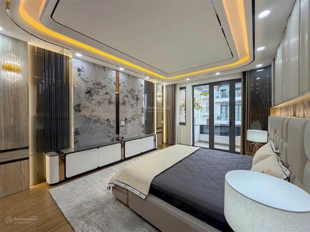 Bán nhà phố cao cấp đường phú thuận phường phú thuận quận 7