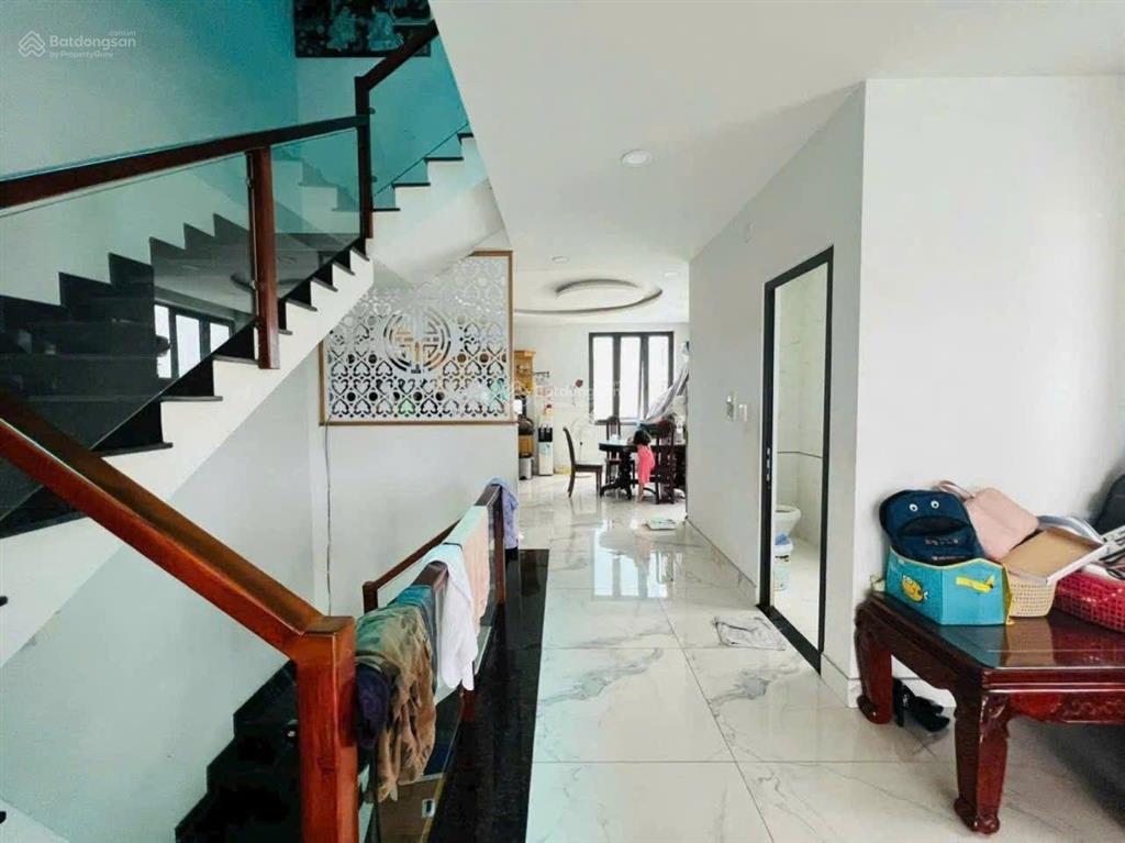 Bán nhà mặt tiền đường 20m kdc jamona city, quận 7