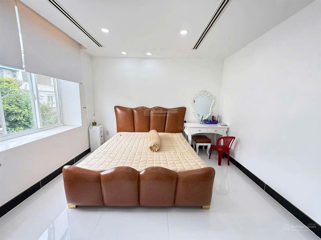 Bán nhà đường hưng thái 1, phú mỹ hưng, quận 7