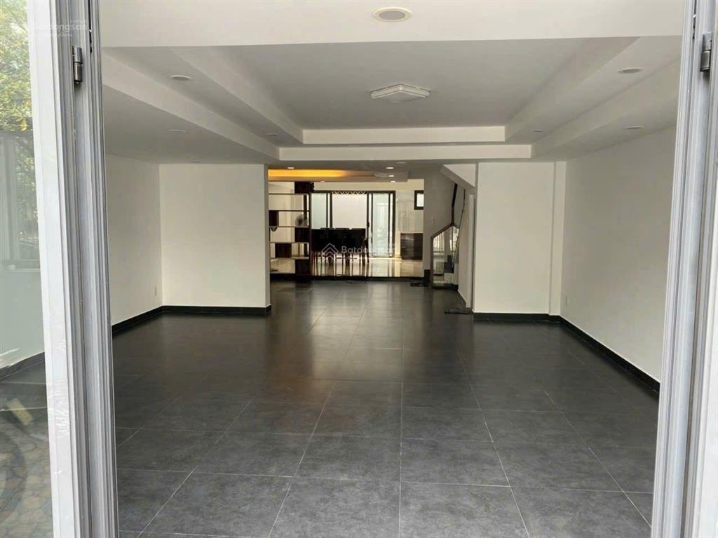 Bán nhà phố đường số 8 kdc phú mỹ vạn phát hưng q7