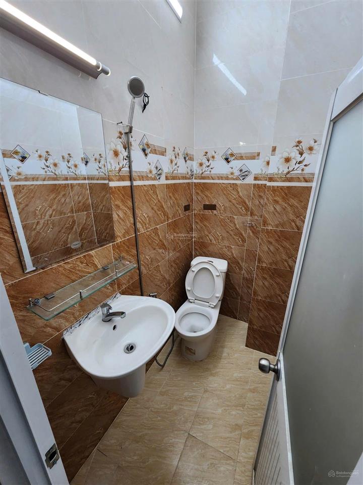 Bán nhà 3 tầng 3 tỷ 980 hẻm 502 huỳnh tấn phát  p. bình thuận  quận 7.