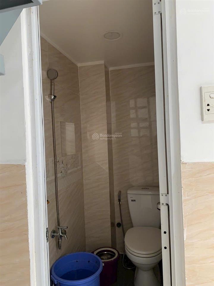Chcho thuê mặt bằng có chỗ ở lại tại tân thuận tây, 11 triệu, 30m2, mặt tiền 5m  0918 730 *** trang